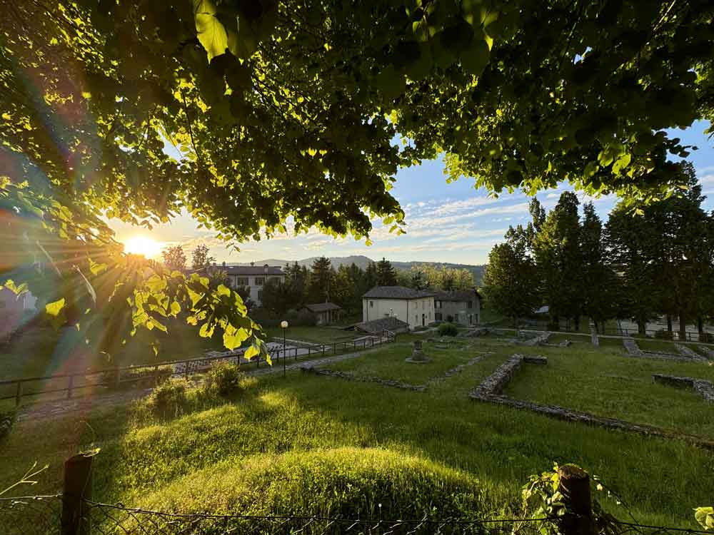 scavi Veleia Romana al tramonto