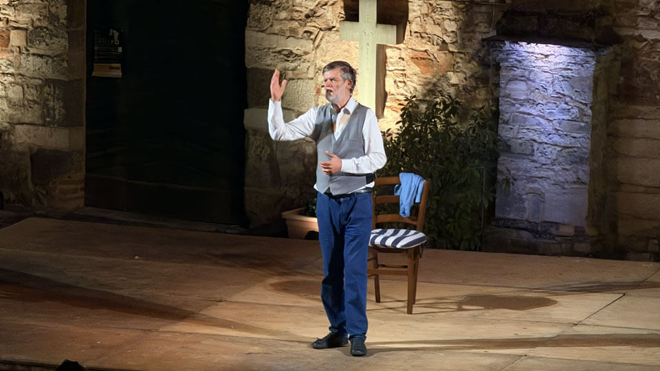 Jacopo Fo racconta a Notti a Veleia com'è essere figlio di Dario Fo e Franca Rame